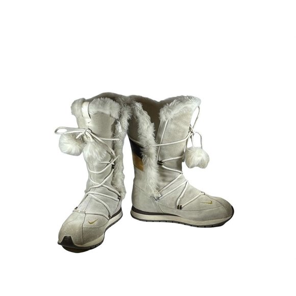 ⭐️⭐️Women's Nike Winter Boots size 7 ⭐️⭐️ - Picture 2 of 4